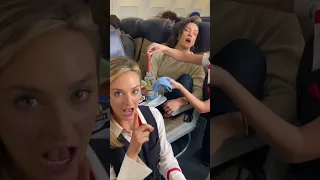 This happened on a flight to Miami 😂 #funnyshorts #prank #viralshorts #airplane