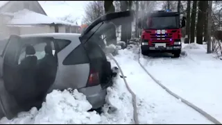 Būblių kaime degė automobilis: gyventojų sumanumas neleido įsiplieksti liepsnoms