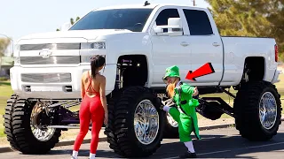 LEPRECHAUN EXPOSES GOLD DIGGER!!