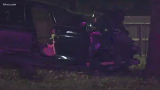 Passenger dead after teenage driver crashes into tree in NW Houston