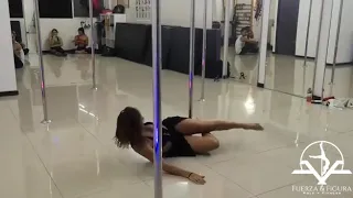 Pole tango