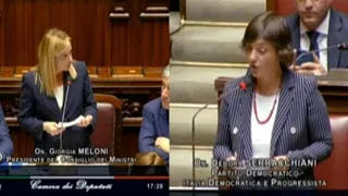 Meloni risponde a Serracchiani: «Mi guardi, le sembra che io stia un passo dietro agli uomini?»