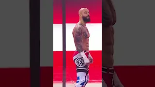 Ricochet had Strowman's back 🤝