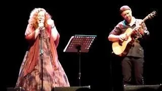 Sarah Jane Morris with Antonio Forcione LIVE Blowin' In The Wind (Cervignano 2014-03-07))