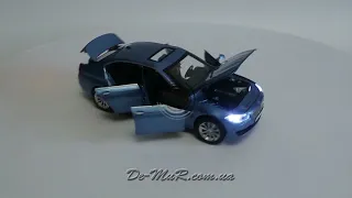 Коллекционная модель машины 1:32 BMW 535 i