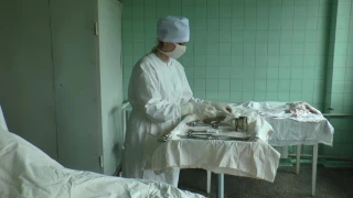 Медсестра в операционной