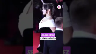 Selena Gomez recebe chuva de flashes no Festival de Cannes #shorts