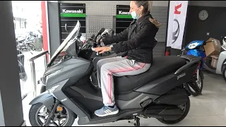 The KYMCO X-TOWN 300cc scooter walkaround