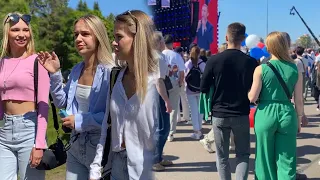 NEW! RUSSIAN NATIONAL DAY 🇷🇺 Walking street in Saint Petersburg on a sunny day ☀️