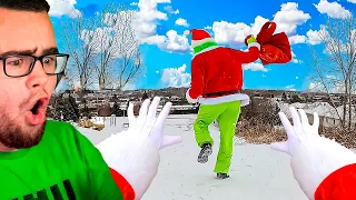 GRINCH vs SANTA The PARKOUR Battle!