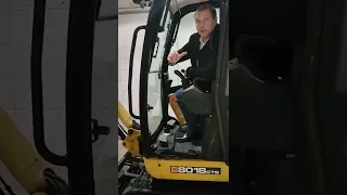 Мини экскаватор JCB 8018