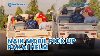 Aksi 15 Orang Penumpang Mobil Pick Up Pakai Helm