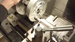 Toolpost milling 2 stroke cylinder head