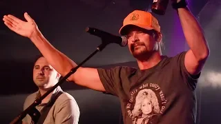 Kid Rock Stuns Gretchen Wilson With "Bad Feeling"