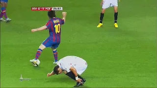 This Happens When They Try to STOP Lionel Messi ►Self Humiliation ¡!