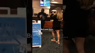 6ix9ine plane got canceled and fan got her picture with him