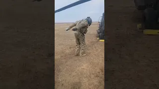 UH60 Black Hawk Crew Chief - Do The Griddy