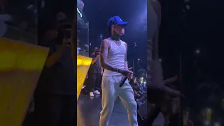 Skusta Clee performing ‘Sa Susunod Na Lang’ Live | Napakasolid ng crowd!