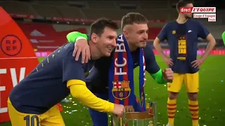 Every Barca player wants a photo with Lionel Messi |Copa Del Rey final highlights