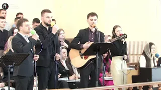 Очі Христові / Пісня