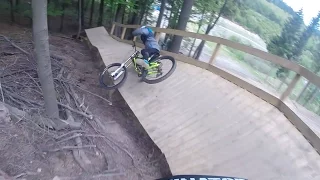 Winterberg Bikepark Ben Deakin Following Blake Samson with Epic Crash,