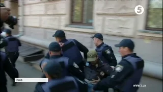 Вибори до Держдуми: під посольством РФ у Києві затримали ще одного провокатора