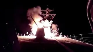 Yemen, colpiti obiettivi Houti: le immagini della Marina Usa