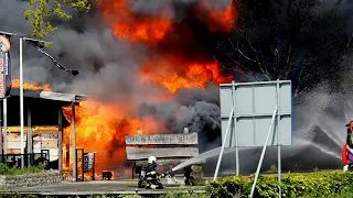 Grote Brand verwoest Houthandel in Noardburgum