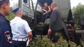 Пьяный водитель грузовика повредил три дома в селе в Липецкой области