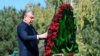 Шавкат Мирзиёев почтил память Ислама Каримова