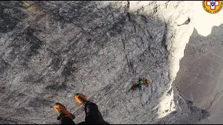 Lo spettacolare intervento del soccorso alpino sulla Cima Grande di Lavaredo