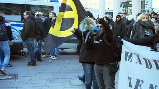 Rechter Mob: Neonazis, Hooligans und "Wutbürger" auf Pegidademo | SPIEGEL TV