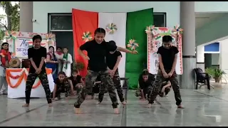 challa song dance 💃in school function with me and my friends 🥰😚😇😛