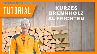 Wolfi erklärt: kurzes Brennholz richtig aufrichten I Tutorial der Bayerischen Staatsforsten