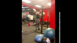 Paul Tabone 700lb no handed squat