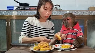 Chef Abu teaches his mother how to make fried egg cakes