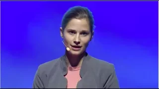Charming bowels | Giulia Enders | TEDxDanubia