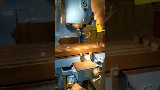 ADCOCK & SHIPLEY Vertical Milling Machine