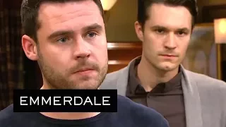 Emmerdale - Robert Makes a Drunken Fool of Himself in Front of Aaron