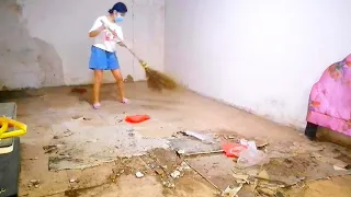 Great work! A talented girl restored abandoned Wooden House in the forest and built Bamboo Fence