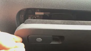 USB-C charging port in Volkswagen Golf MK6 passanger box