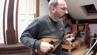 Baroque mandolin duet: Tambourin (E.P. Chédeville)