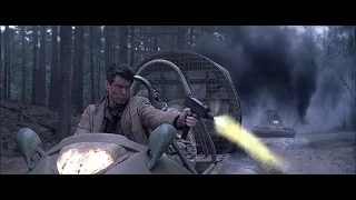 Умри, но не сейчас (2002) — Бонд в погоне на воздушной подушке — Сцена из фильма 1/6