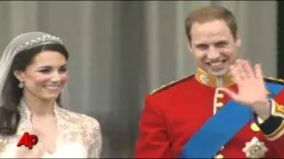 Royal Wedding Raw Video: William, Kate Kiss