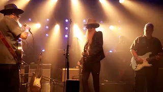 La Mississippi y billy  Gibbons  ..rock my babe  y foxey lady   en la  trastienda