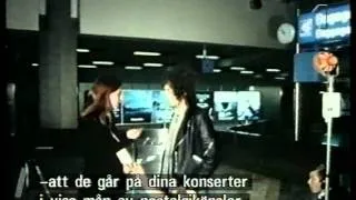 BOB DYLAN Get pissed on swedish tv reporter  1978