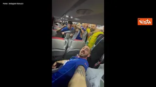 Italia Campione, la Nazionale canta l'Inno di Mameli in aereo