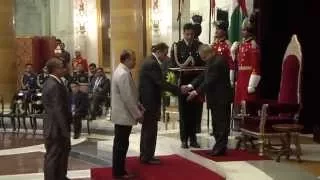 President Mukherjee presents Visitor’s Awards for Central Universities
