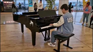 Amazing "EXPERIENCE" By Einaudi On A Public Piano!