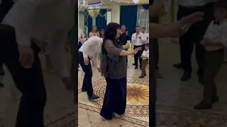 Это видео набрало миллионы просмотров «Мамины глаза» Бахтавар, Амрид Келечиев #мама#амри#свадьба